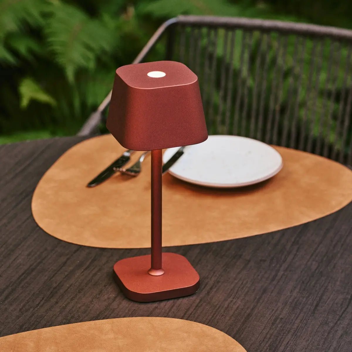 BRONZIFY – Elegant Bronze Table Lamp, Dimmable & Cordless
