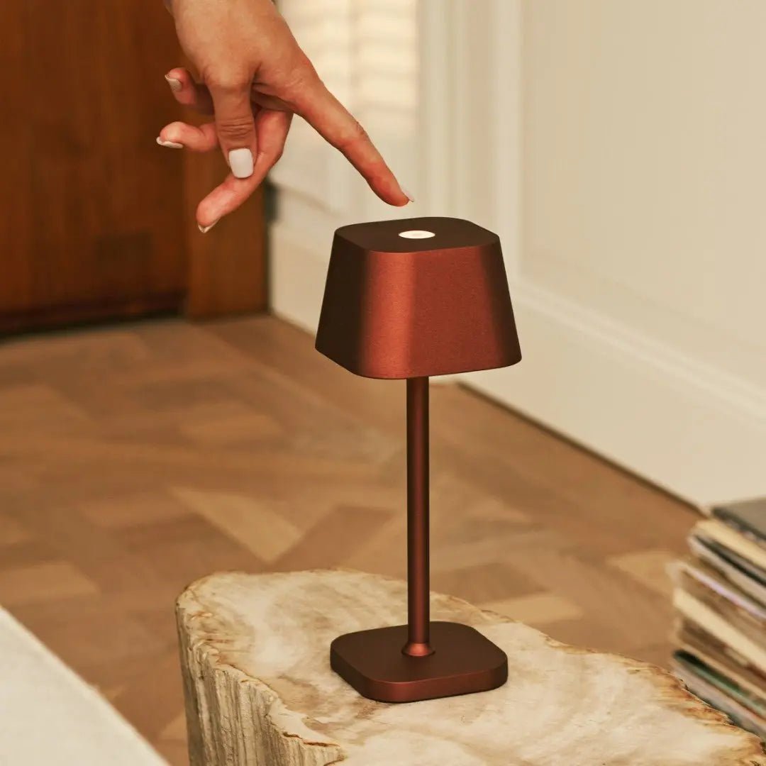 BRONZIFY – Elegant Bronze Table Lamp, Dimmable & Cordless