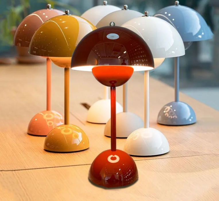 Minimalist Wireless LED Table Lamp