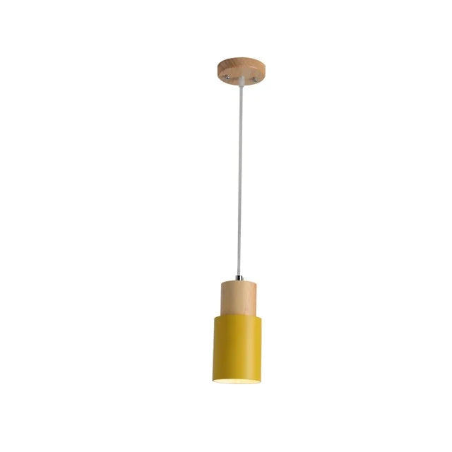 Nordic Pendelleuchte mit Holzdetail