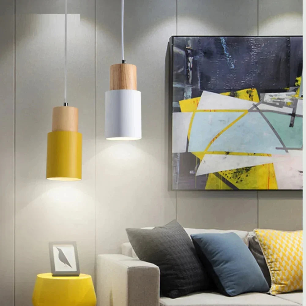 Nordic Pendelleuchte mit Holzdetail