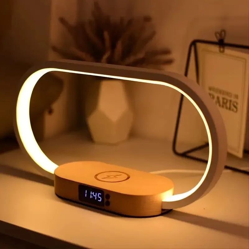3-in-1 draadloze oplader met LED-tafellamp en digitale klok