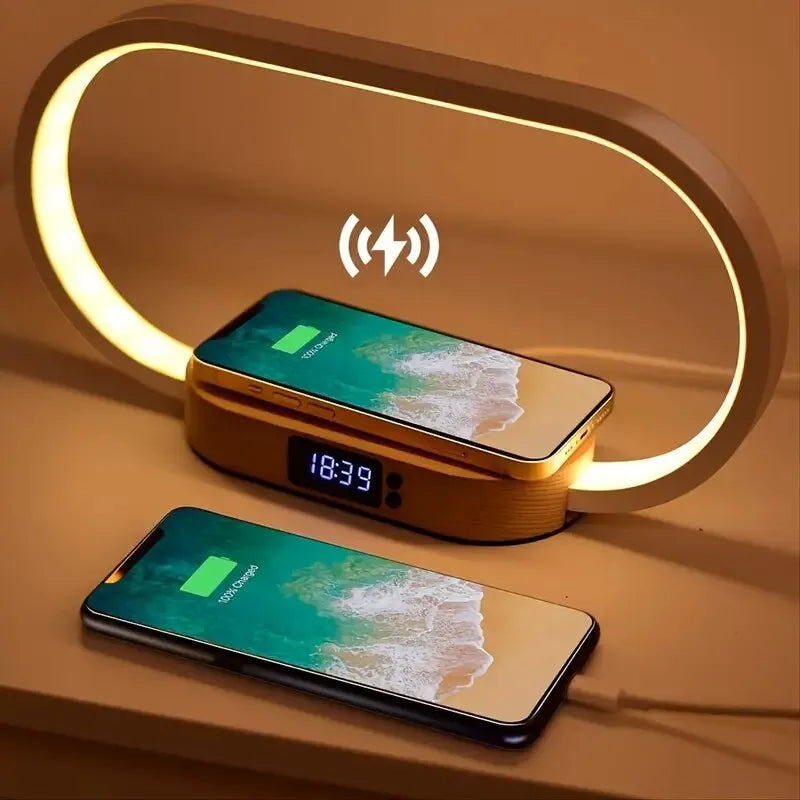 3-in-1 draadloze oplader met LED-tafellamp en digitale klok