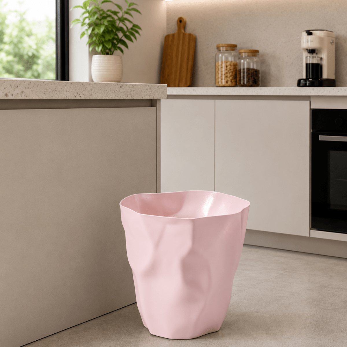 FORMAFLOW – Minimalist trash can with a distinctive silhouette