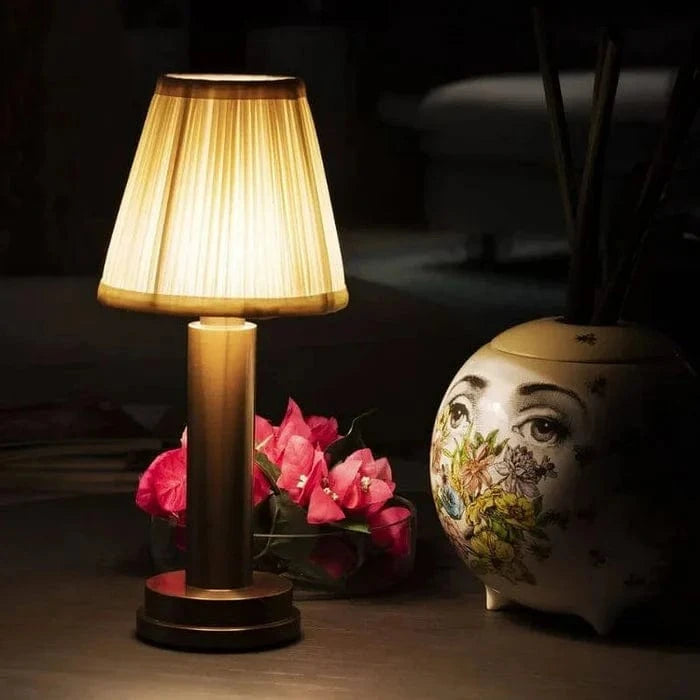 LumaGlow™ oplaadbare tafellamp met stoffen kap en dimmer