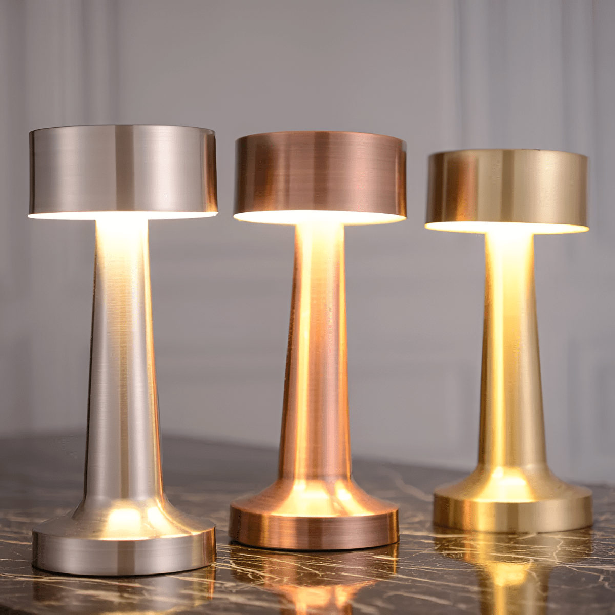 LUMIQI – LED Table Lamp with Qi Wireless Charging Function for Indoor and Outdoor Use