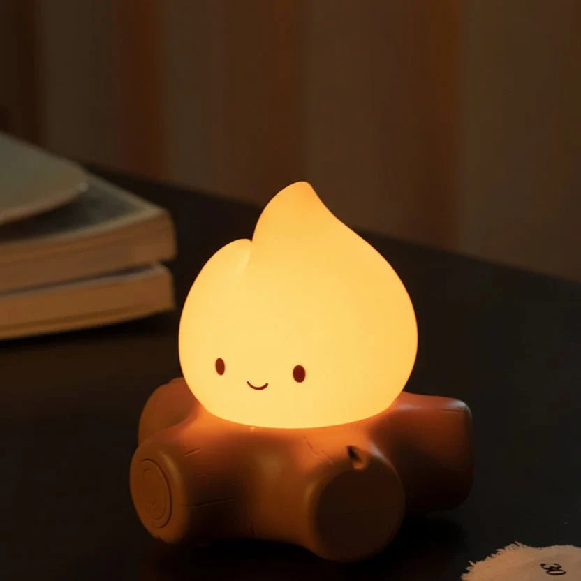 COZYCAMP – LED table lamp with campfire design & white noise