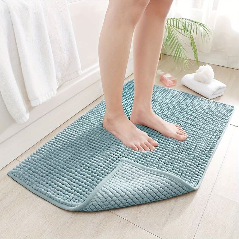 COMFORT – Chenille Bath Mat with Non-Slip Backing