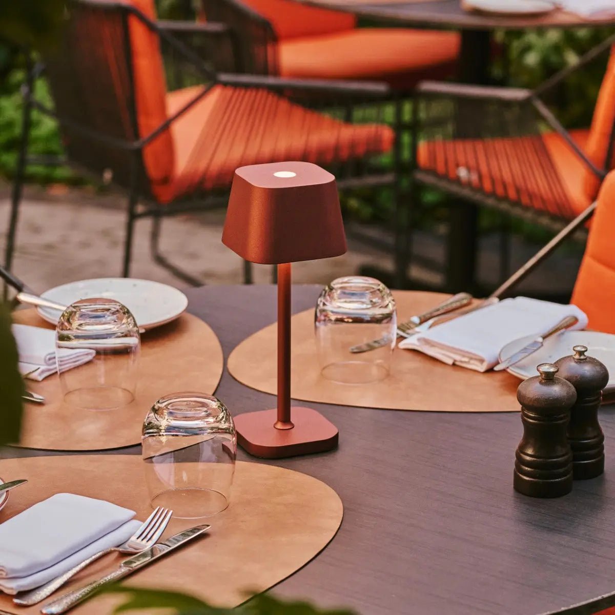 BRONZIFY – Elegant Bronze Table Lamp, Dimmable & Cordless