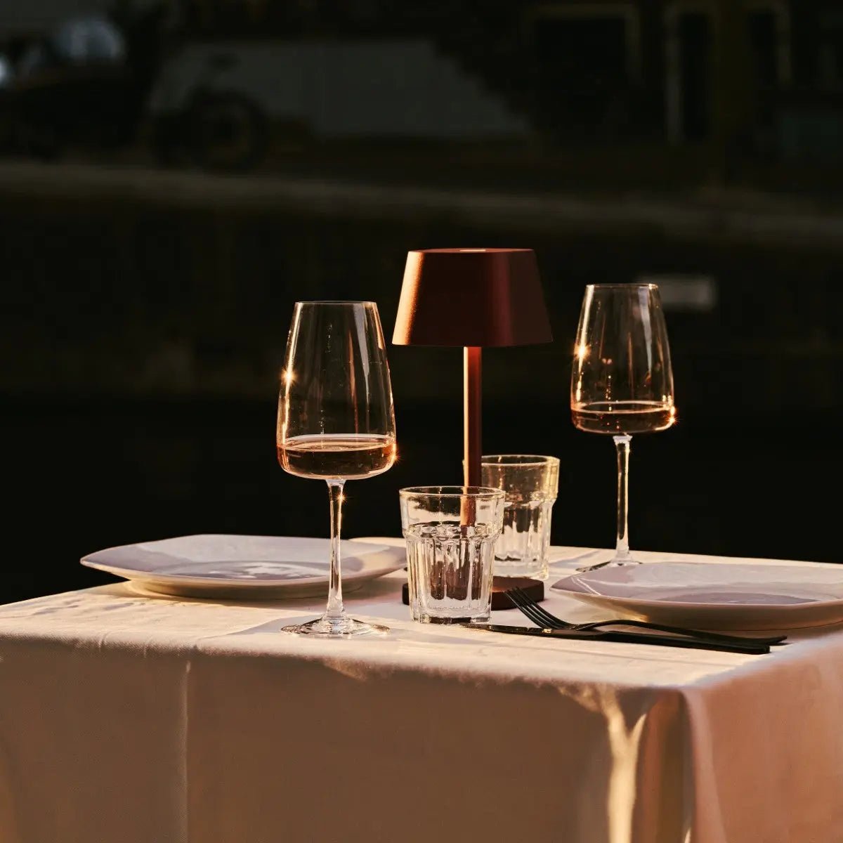 BRONZIFY – Elegant Bronze Table Lamp, Dimmable & Cordless