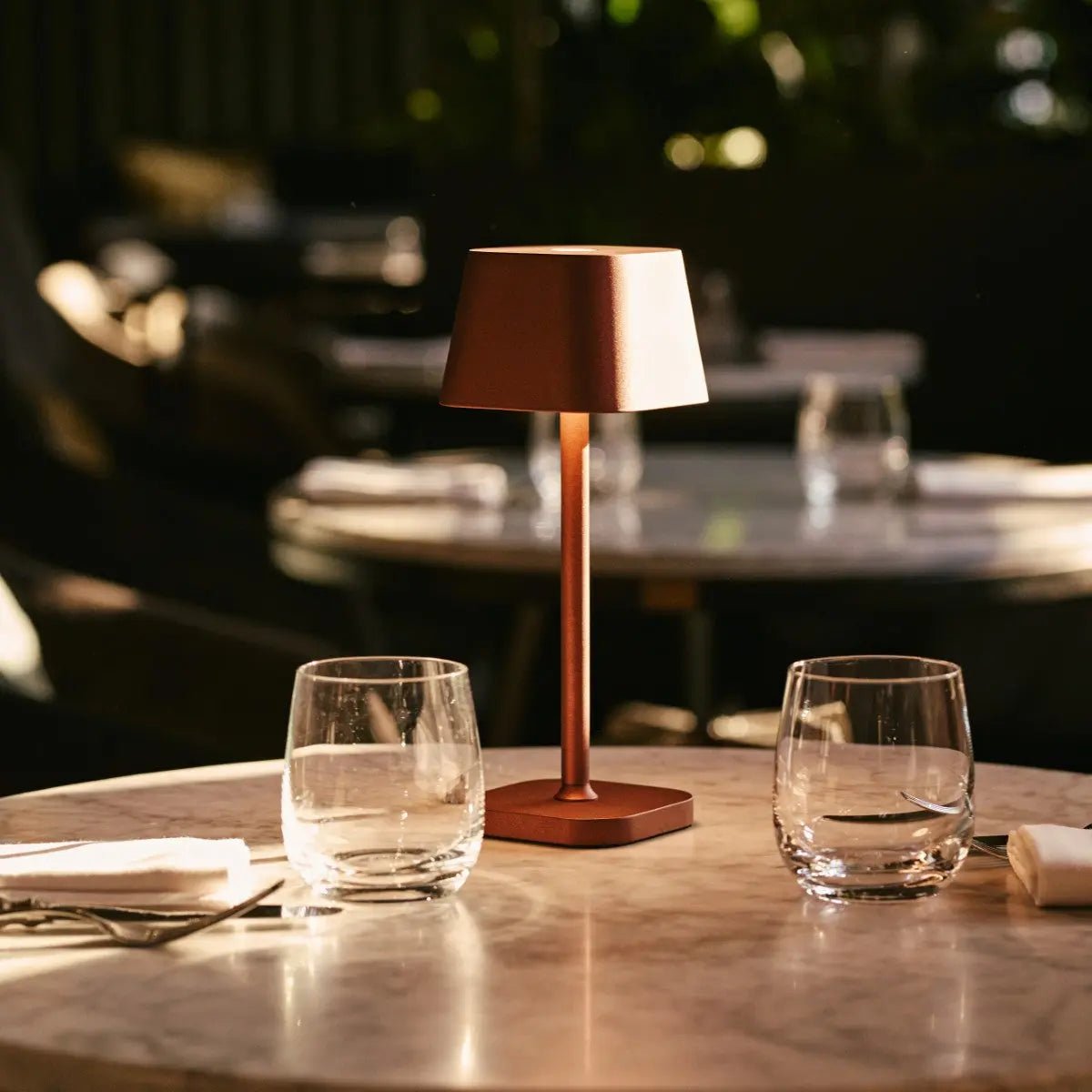 BRONZIFY – Elegant Bronze Table Lamp, Dimmable & Cordless