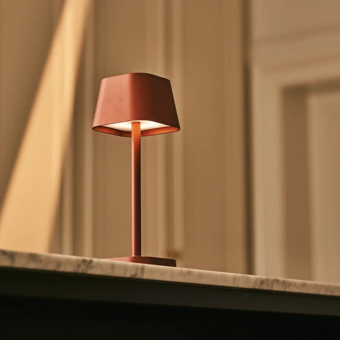 BRONZIFY – Elegant Bronze Table Lamp, Dimmable & Cordless