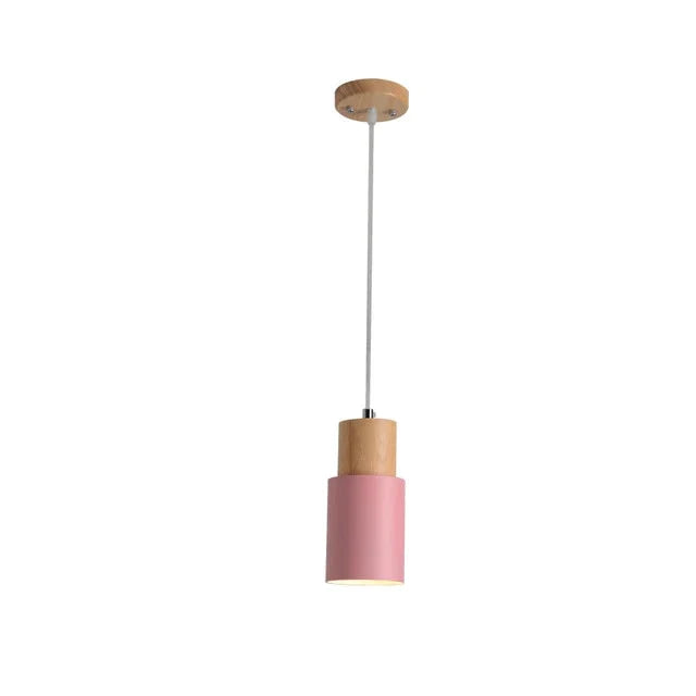 Nordic Pendelleuchte mit Holzdetail
